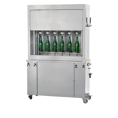 machines remplissant dans des bouteilles en verre